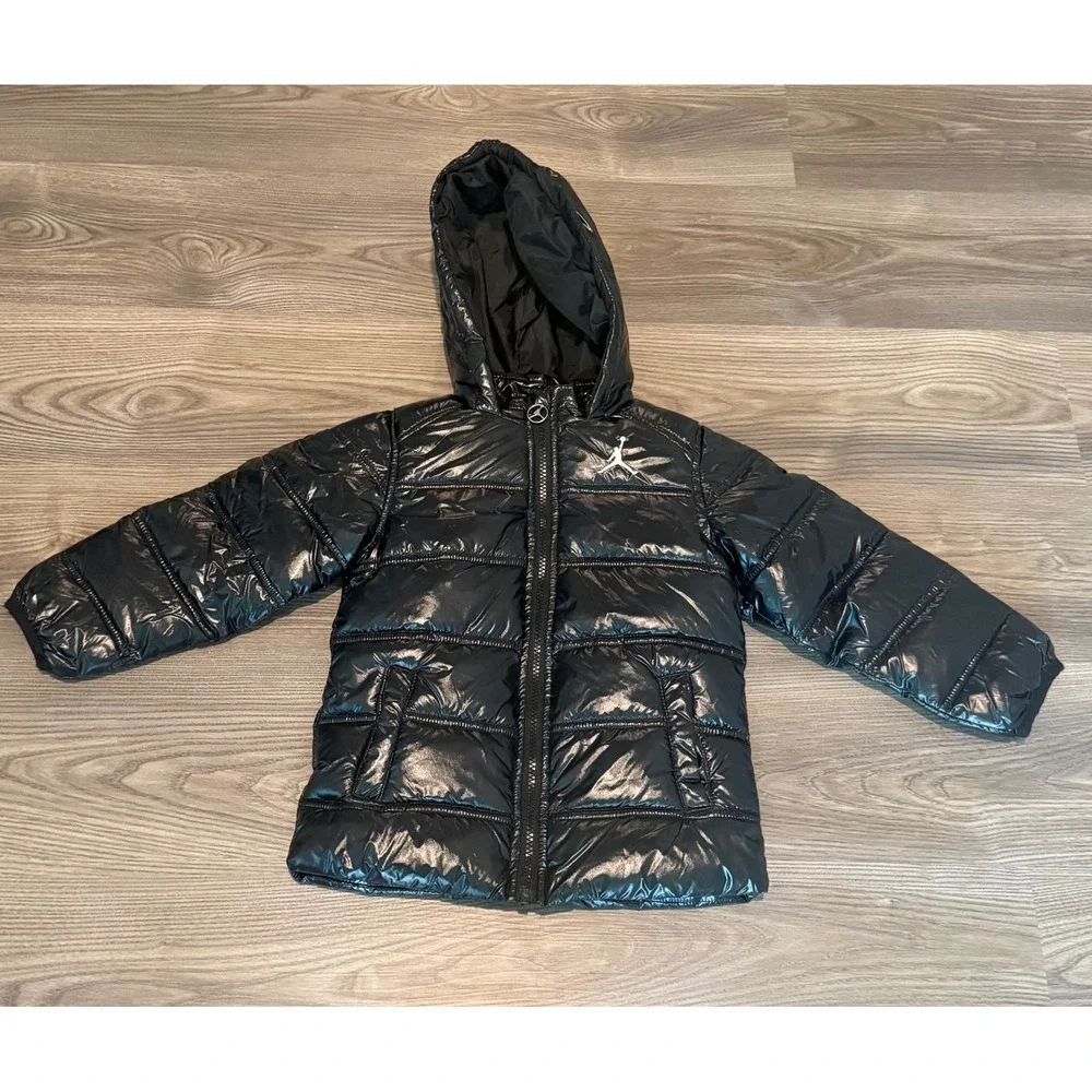 Air Jordan Kids Shiny Black Puffer Jacket Hooded Jumpman Logo Coat Youth size 4T